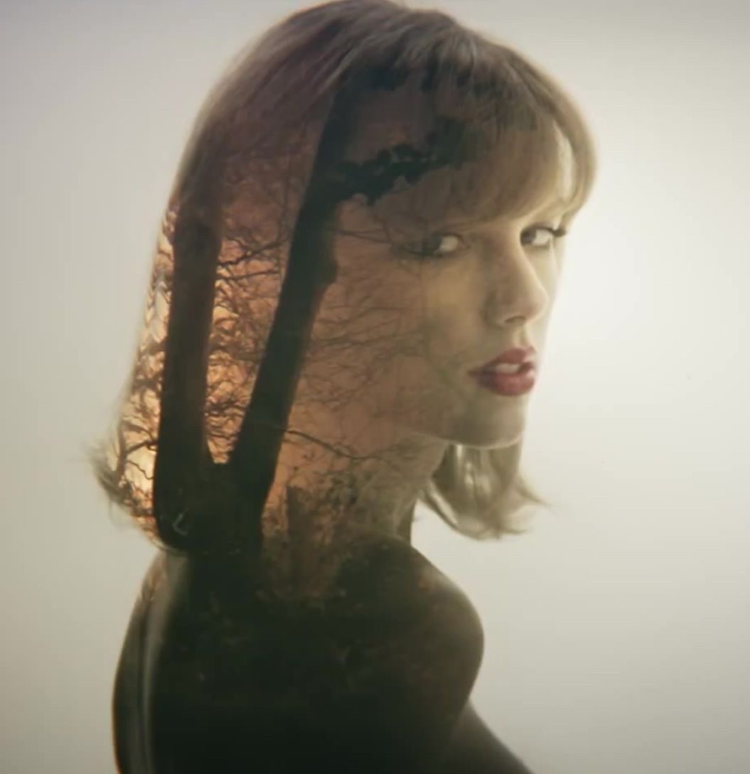 TheSwiftSociety's tweet photo. Throw🔙 |12 years ago today, Taylor Swift recorded “Style” https://t.co/2GjacCHBay