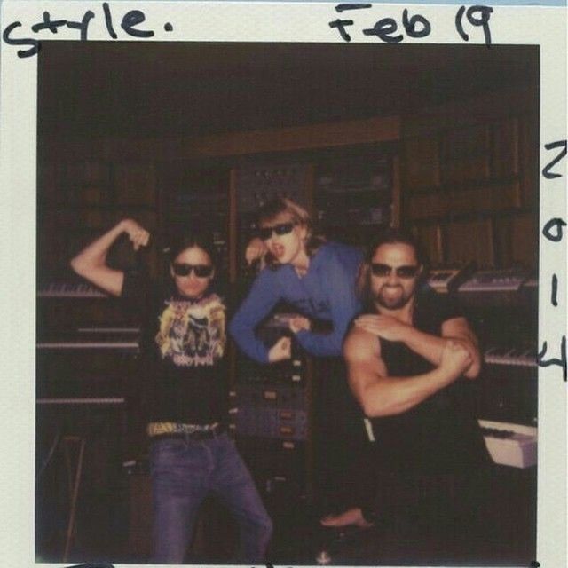 TheSwiftSociety's tweet photo. Throw🔙 |12 years ago today, Taylor Swift recorded “Style” https://t.co/2GjacCHBay