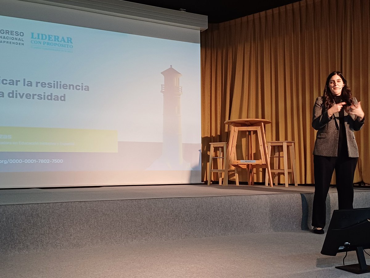 CuadernosP's tweet photo. #CongresoEQAp2026 #redeqap @trilemaedu @PozasMarcela habla sobre cómo practicar la resiliencia ante la diversidad y la primera cuestión es "qué diversidad encuentran cada día en sus aulas mas allá del rendimiento escolar"... https://t.co/lovdPCERdv