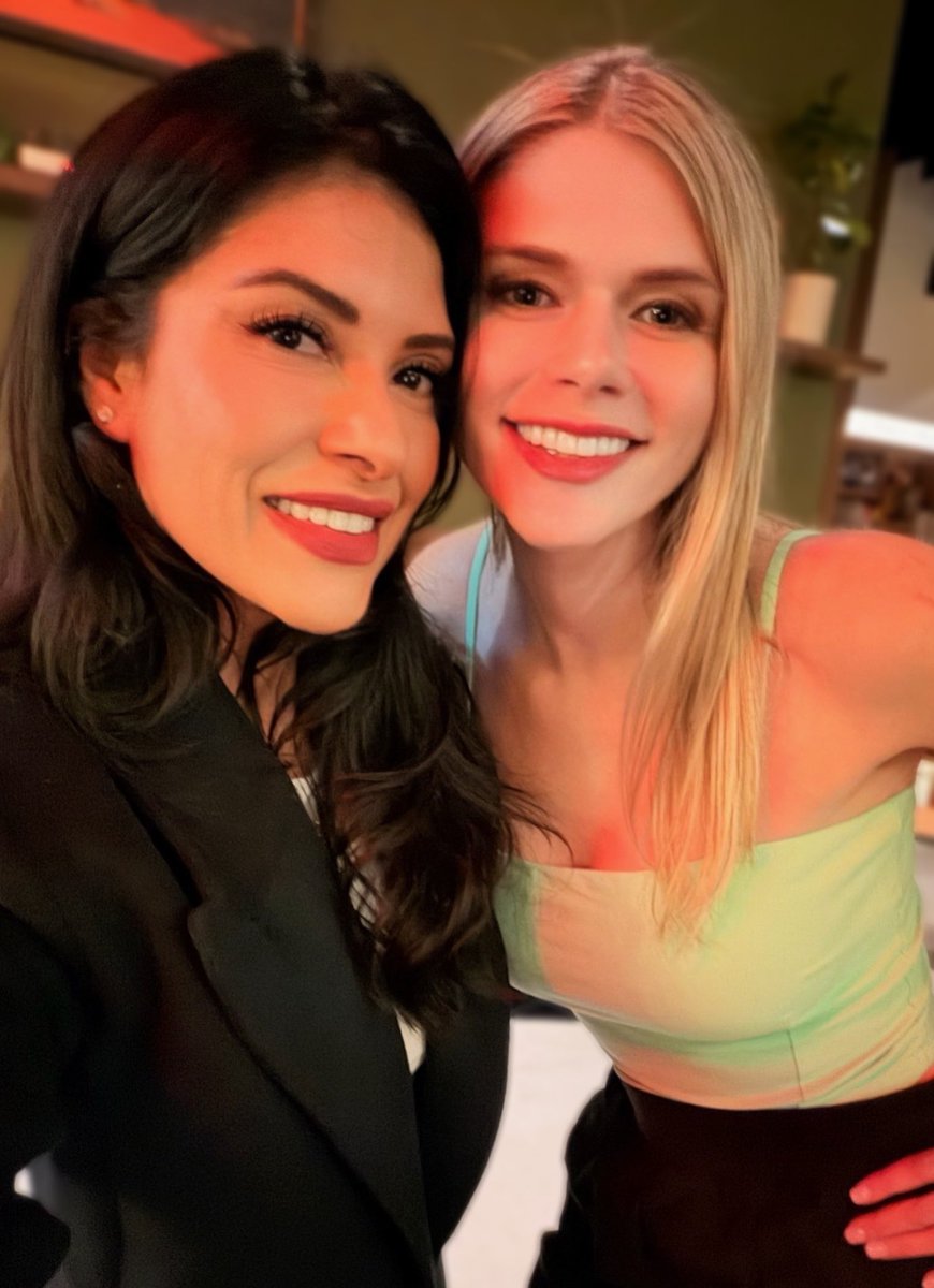 Gm! Good times with the Queen last night <a href="/CryptoEmpressX/">ℂ𝕣𝕪𝕡𝕥𝕠𝔼𝕞𝕡𝕣𝕖𝕤𝕤🤍</a> 😍