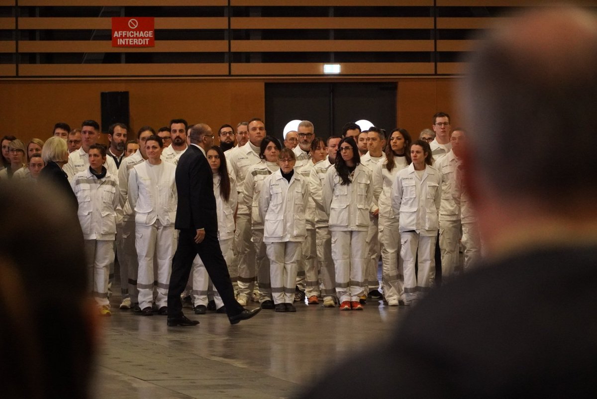 MarianneMaximi's tweet photo. Ce matin, avec les pompiers et les soignants, nous avons rendu un hommage national au sergent Maxime Pillitieri, pompier professionnel, et la médecin-lieutenant Sophie Fleurquin.

C'est la Nation qui leur est redevable pour leur engagement.

Toutes mes pensées à leurs proches. https://t.co/Odlo6KPXEV