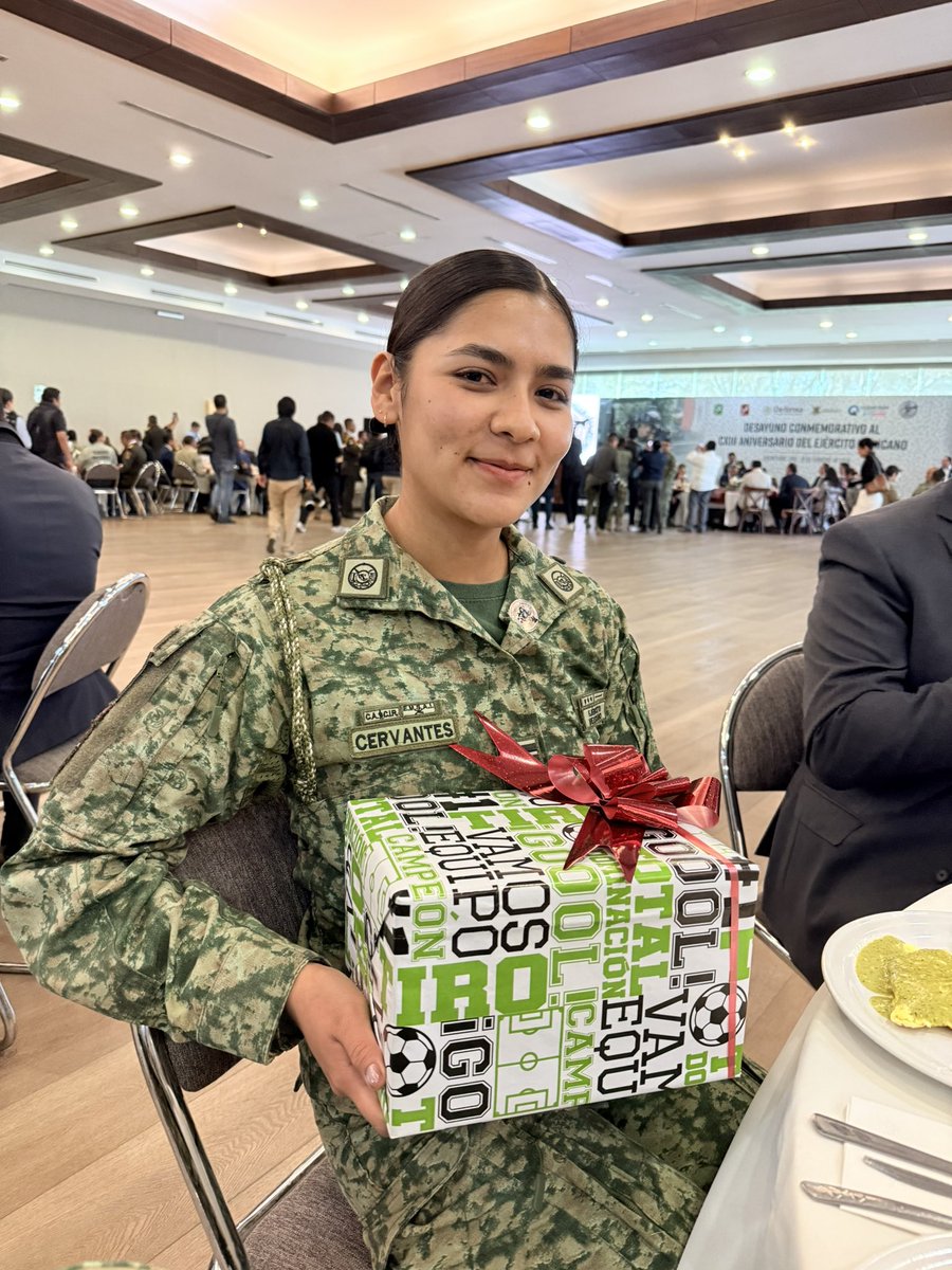 El ejército mexicano cuya lealtad ha sido fundamental para la consolidación de la vida nacional. A 113 años de su historia, hoy se reafirma como una institución al servicio de la patria. Gracias al general José Guillermo Lira Hernández, jefe de la XVII zona militar en Querétaro.