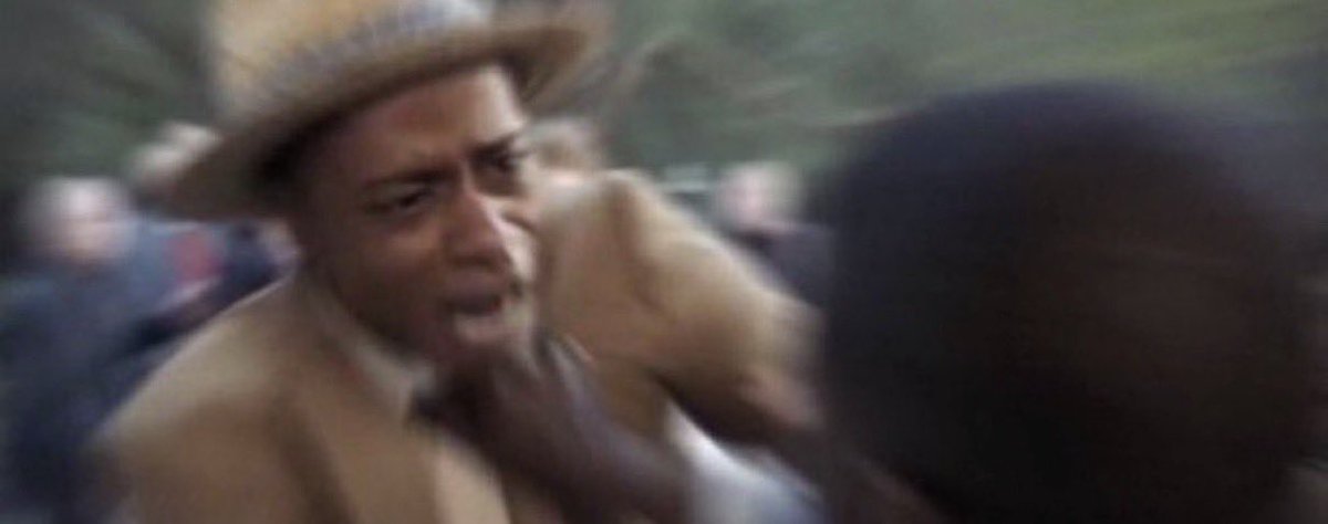 niy2pretty's tweet image. Netflix subtitles be like [speaking Spanish]
Bro translate it thennn!!!!