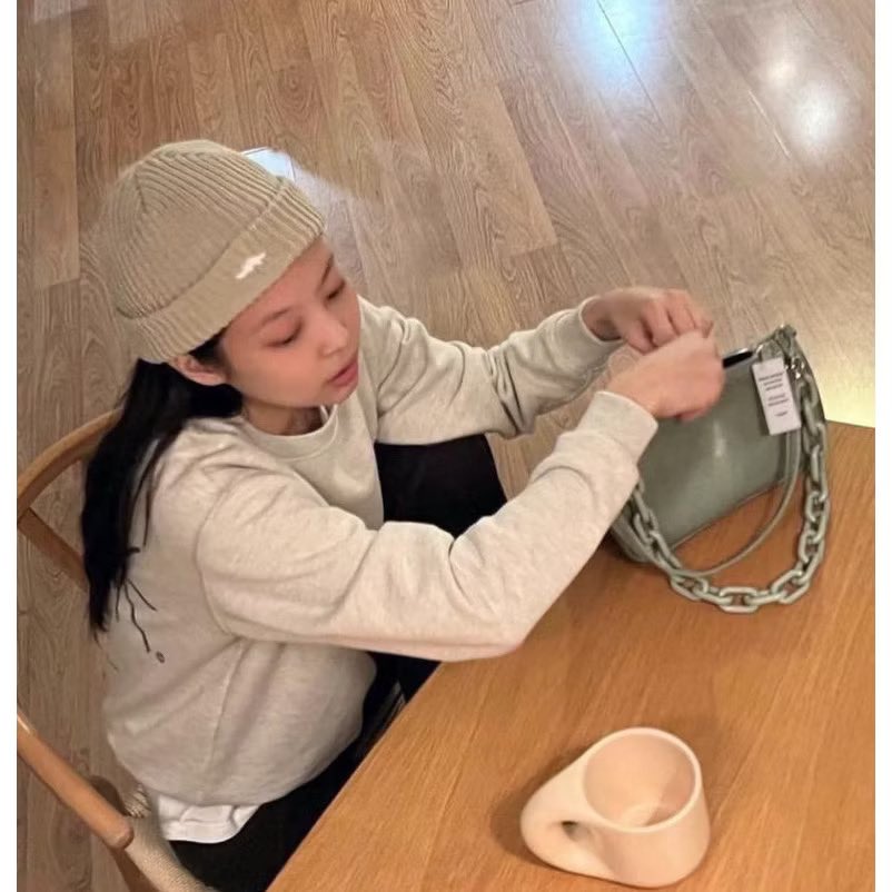 Usedbymineme's tweet photo. [พร้อมส่ง] Nieeh Envelope Bag แบบเจนนี่ 

on web ~4000++
Price : 890 บาท 

#standoil #ส่งต่อกระเป๋า #ส่งต่อstandoil #cintageshopส่งต่อ #cintage #stylist_shop #atreasurebox #ส่งต่อเสื้อผ้า #เสื้อผ้ามือสอง #กระเป๋ามือสอง #gentlewoman #carlyn #พรีกระเป๋าจีน #vanwalk https://t.co/Etf6frvzQU