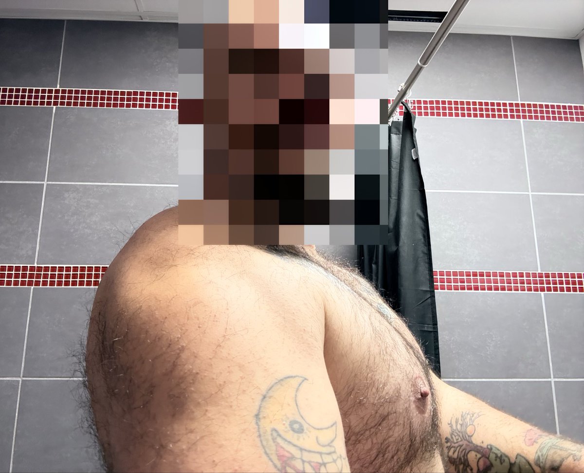 ballzdeepinjesu's tweet photo. Here’s some gym pics. Been making decent progress. 
#sweat #gay #lockerrooms #gym #hairy #cub #bear https://t.co/XF87W0Oi2s