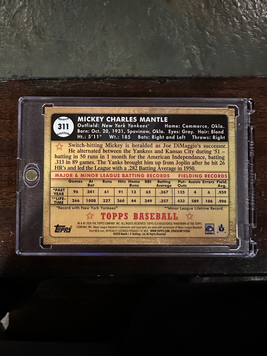 jonboyatmu's tweet photo. @premiercards_2 I pulled a Mantle. No info anywhere on it https://t.co/nQ808nr5Z5