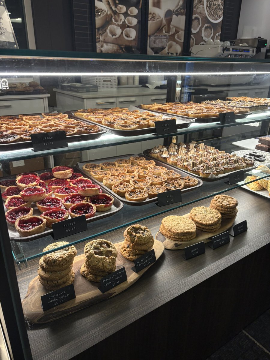 Simone Gavros tweet media