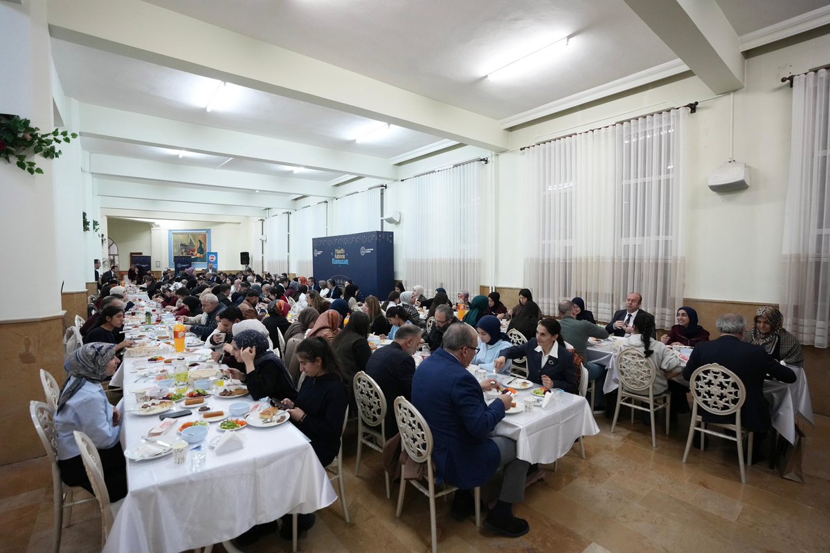 📍 Erzurum

On bir ayın sultanı mübarek Ramazan’ın ilk iftarını Şehit Hasan Yılmaz Kız Anadolu İmam Hatip Lisemizde değerli gençlerimizle birlikte yaptık.

Orucumuzu öğrencilerimizle birlikte açtık, hasbihâl ettik, gelecek planlarını kendilerinden dinledik ve bizlere