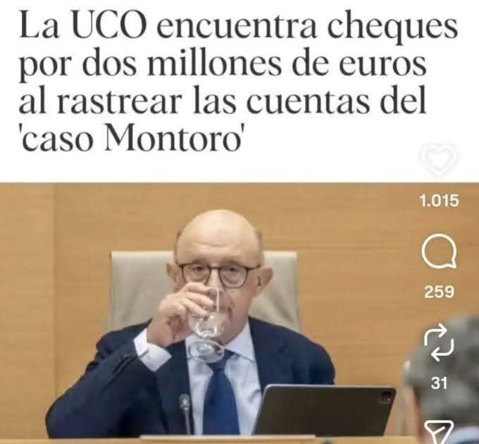 nefeerr's tweet photo. En fin otro día en la oficina para el PP. https://t.co/9gt98bXePz