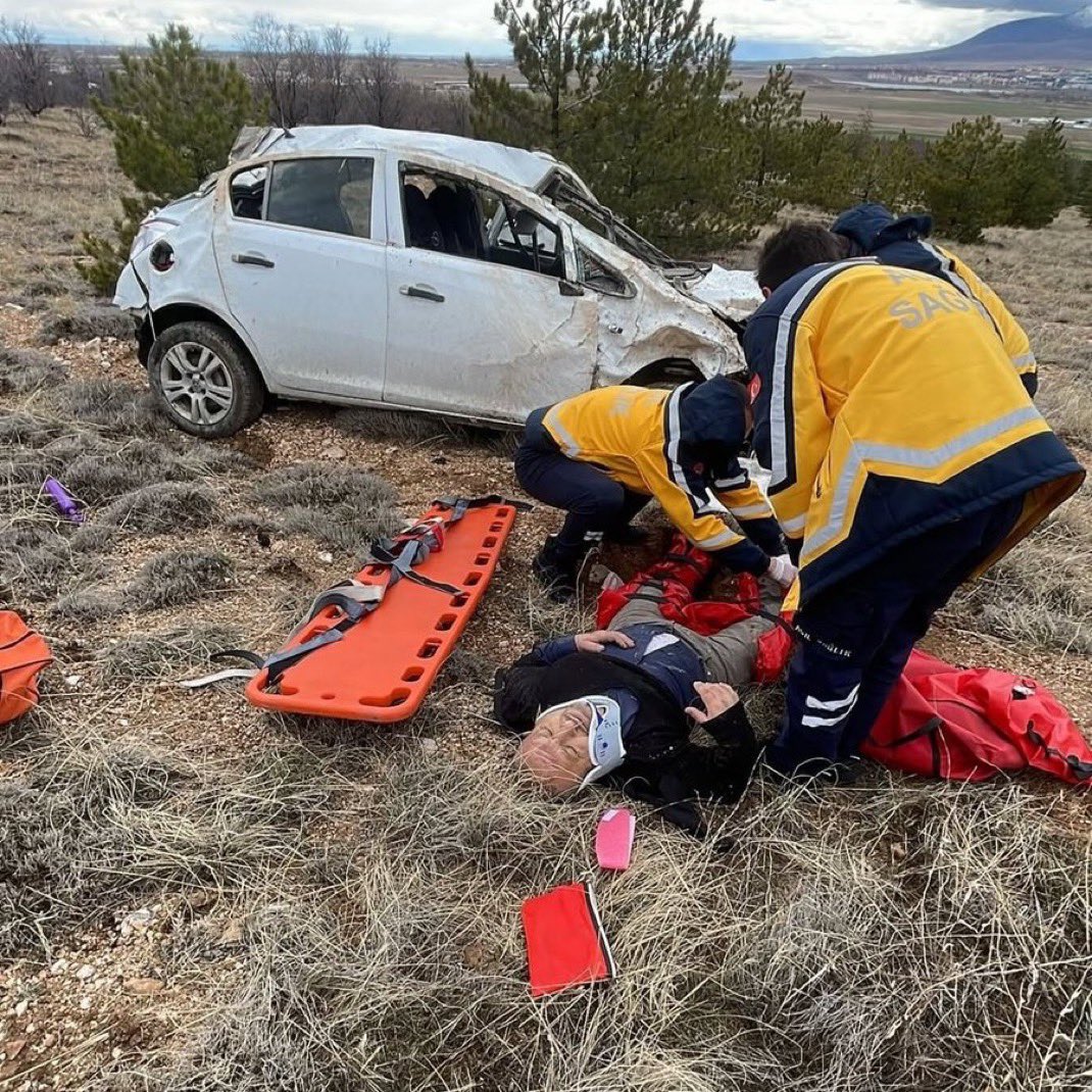 İlahi adalet tam da bu olsa gerek.

Nevşehir'de boşanma aşamasındaki karısını bıçaklayan şahıs, kaçarken yaptığı trafik kazasında hayatını kaybetti.