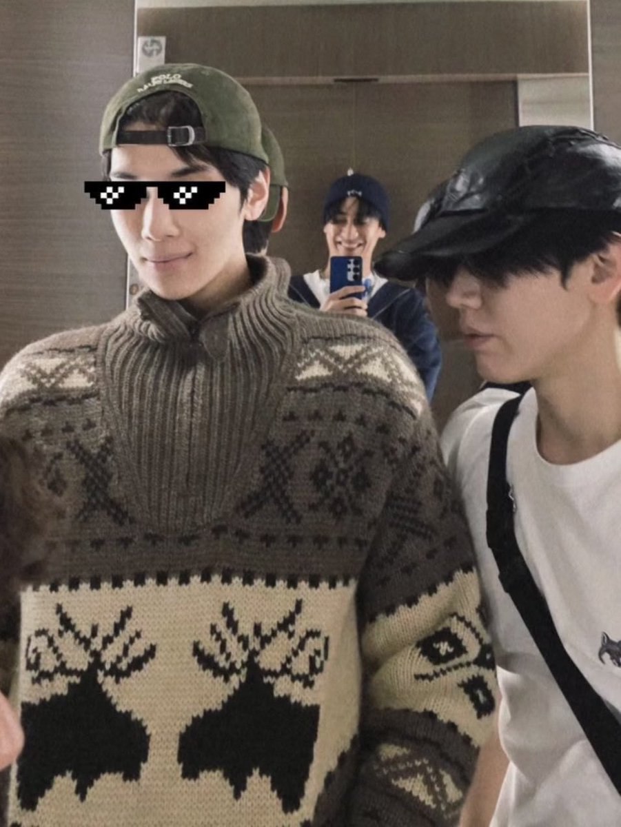 needsunmoon's tweet image. — #DunkNew 🌻🐻‍❄️

Q: Who spoils Newwiee the most? 
A: Dunk.

Yeah, i can totally see that. They glued to each other most of the time whenever they work together 🥺🤏