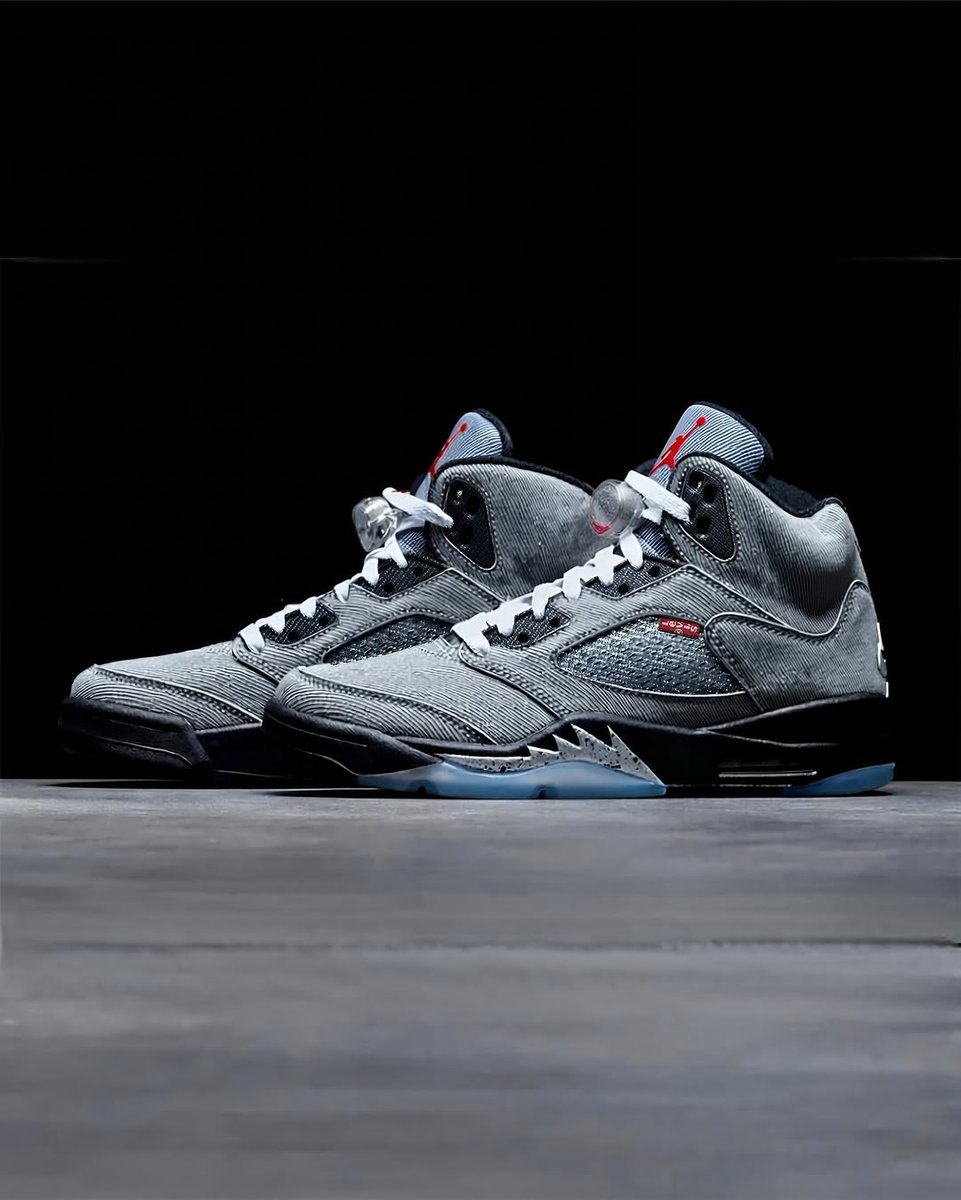SneakerAlert tweet media