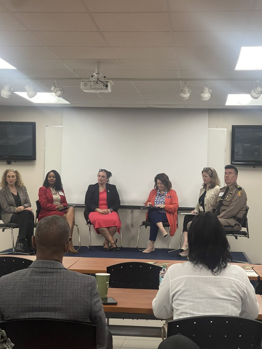 M-DCPS School Bus Transportation tweet media