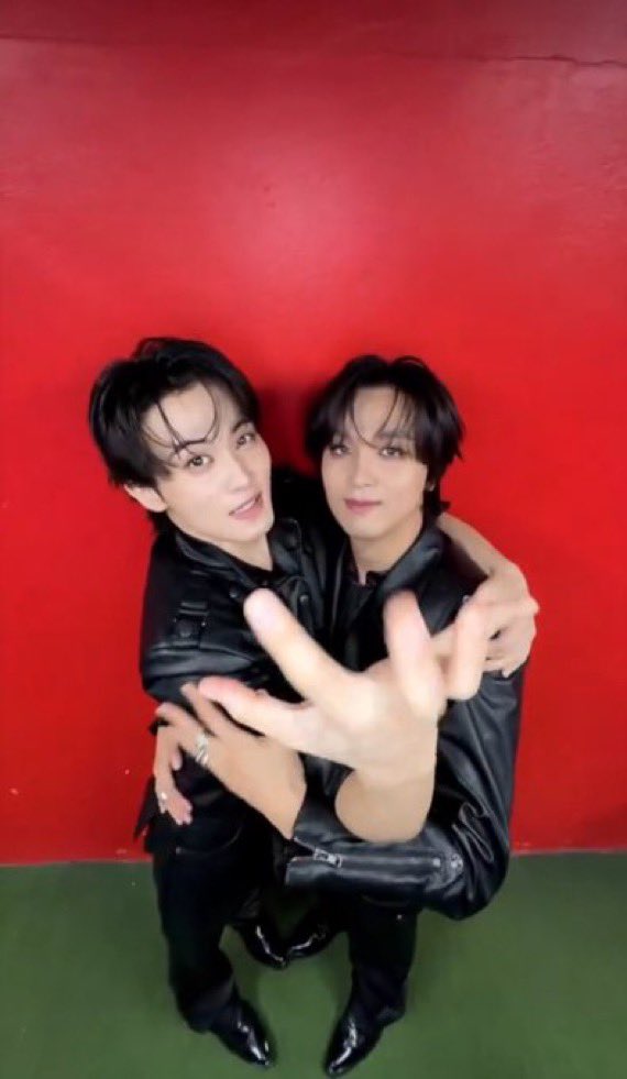 นี่ว่ายังไงก็แฟนนะ