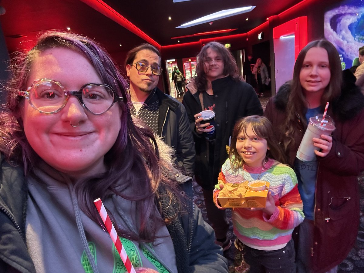 Jupiter_Hadley's tweet image. Saw GOAT with this movie crew! #halfterm #familytime #movienight