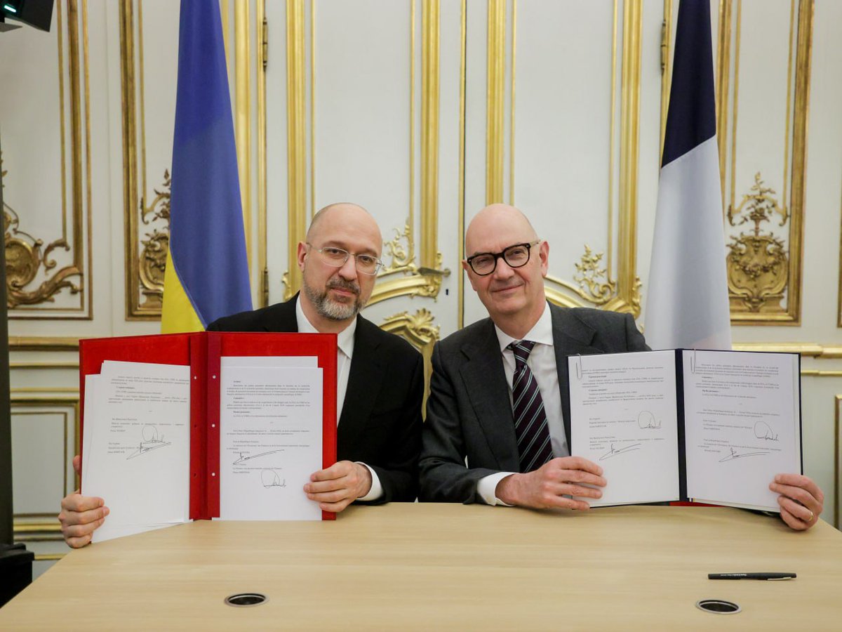 Denys_Shmyhal's tweet photo. 🇺🇦🇫🇷 France will provide €71 million in grant support, partly dedicated to Ukraine’s energy sector. The agreement was reached during my meeting with @RolandLescure, France’s Minister of the Economy, Finance and Industrial, Energy and Digital Sovereignty.
We also signed a cooperation document on nuclear energy, strengthening the foundation for deeper strategic partnership and setting a framework for the recovery and modernization of Ukraine’s energy system.
Grateful to our French partners for their sustained support. Ukraine has already received more than 50 humanitarian energy shipments, including over 140 high-capacity generators. France has also contributed €5.7 million to the Energy Support Fund. Special thanks to the French government for the decision to deliver an additional 150 generators to Ukraine during February.
Together with France, we are implementing three major infrastructure projects to strengthen the resilience of regional energy systems. We also see strong engagement from French companies to expand and deepen our cooperation.
Thank you for your support and solidarity. Light will prevail.
_______

🇺🇦🇫🇷 Франція надасть грантову фінансову підтримку в розмірі 71 млн євро, частина якої буде спрямована на енергетичний сектор України. Про це домовилися під час 
нашої зустрічі з Роланом Лескюром, Міністром економіки, фінансів та промисловості, енергетики та цифрового суверенітету Франції. Ми також підписали документ щодо співпраці у сфері ядерної енергетики. 
Цим закладаємо міцну основу для поглиблення стратегічного партнерства та формуємо рамку відновлення й модернізації енергетичного сектору України. 
Щиро вдячний французьким партнерам за підтримку. Україна отримала вже понад 50 вантажів гуманітарної енергетичної допомоги, зокрема понад 140 потужних генераторів. Ще 5,7 млн євро Франція спрямувала у Фонд підтримки енергетики. Окрема вдячність французькому уряду за рішення поставити додатково 150 генераторів до України протягом лютого. 
Разом із Францією реалізуємо три важливі інфраструктурні проєкти для стійкості регіональних енергосистем. Бачимо залученість та готовність французьких компаній продовжувати й поглиблювати співпрацю.
Дякуємо за підтримку й солідарність. Світло обовʼязково переможе!