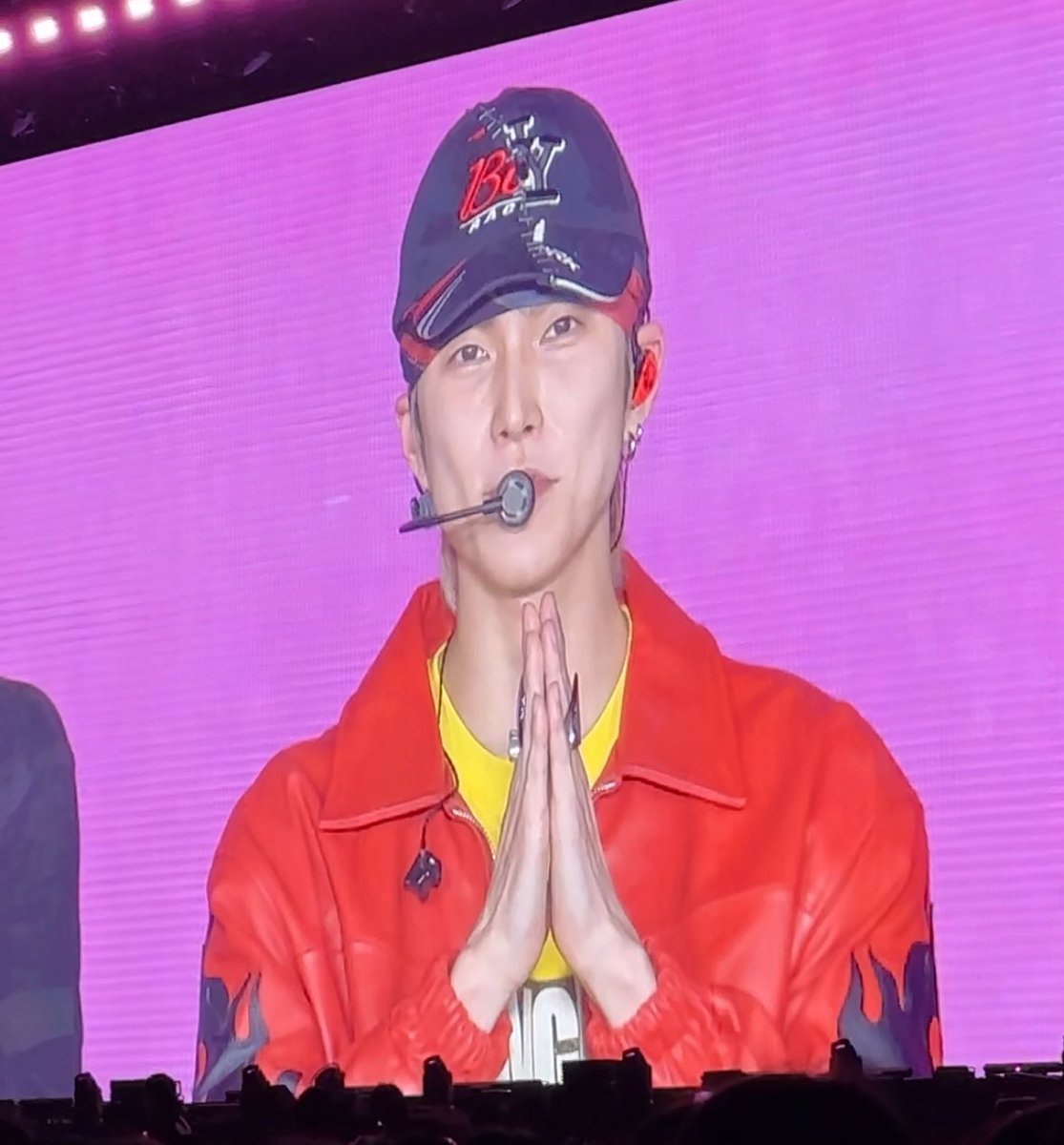 ชั้นดีใจมากเลย ตั้งแต่วันคอนค่ายจนวันนี้ ฟีดตต.มีแต่คนเชียร์อัพ/กรี้ดให้ซึงฮัน ถึงจะไม่ได้รู้จัก ไม่ได้ติดตามผลงาน ไม่ได้เป็นแฟนคลับแต่ทุกคนโอบอุ้มและเผื่อแผ่ความรักให้เด็กคนนี้เยอะมาก แต่ยังไงก็ฝากติดตามไอ่เด็กคนนี้ด้วยน้าค้าบ มินิอัลบั้มใหม่กำลังจะมาเร็วๆ นี้ 🥺🩵💙