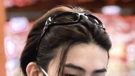 coerful's tweet image. accessory so iconic you dont even need to see his face to know exactly who it is