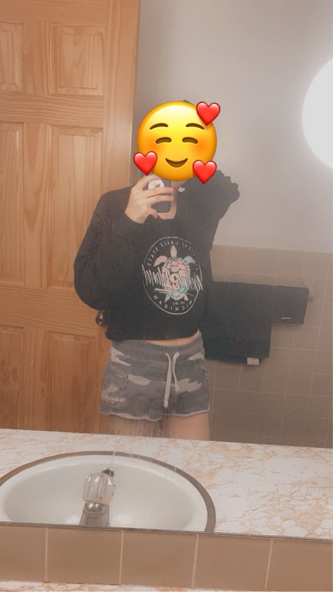 duckman200000's tweet photo. Be honest do i look good in this https://t.co/BufqEs6WRn