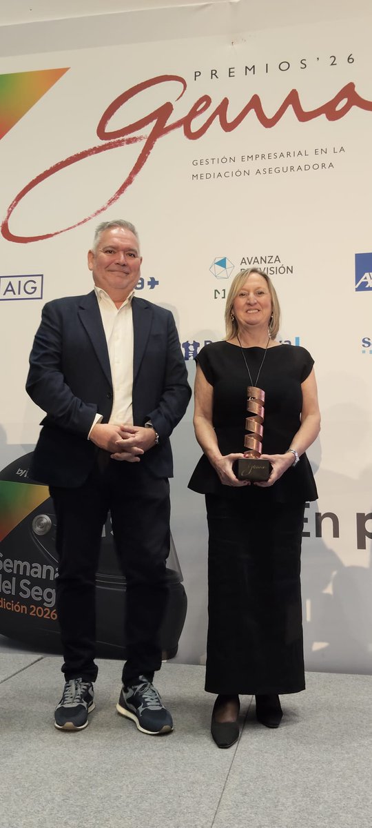Brokalia's tweet photo. 🏆 Premio GEMA 2026 para @Brokalia como mejor correduría de Internet.
El sector reconoce un modelo 100% digital y especializado en comunidades.
+14.000 comunidades ya aseguradas
 +27.000 siniestros gestionados en 2025
La mediación está cambiando.
#PremiosGEMA #SemanaDelSeguro https://t.co/x8KJgODXHf
