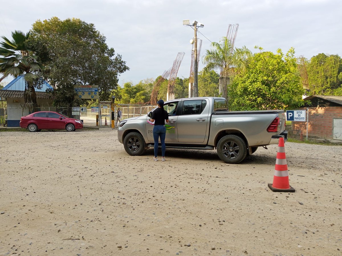 SabanaDeTorres1's tweet photo. ☝🏻La Secretaría de Tránsito y Transporte, realizó campaña de sensibilización enfocada en seguridad vial en la Vereda El Almendro, teniendo en cuenta que debido a protestas en vía nacional, se incrementó el tránsito de vehículos por este sector🚐 https://t.co/Mb5RKmzj50