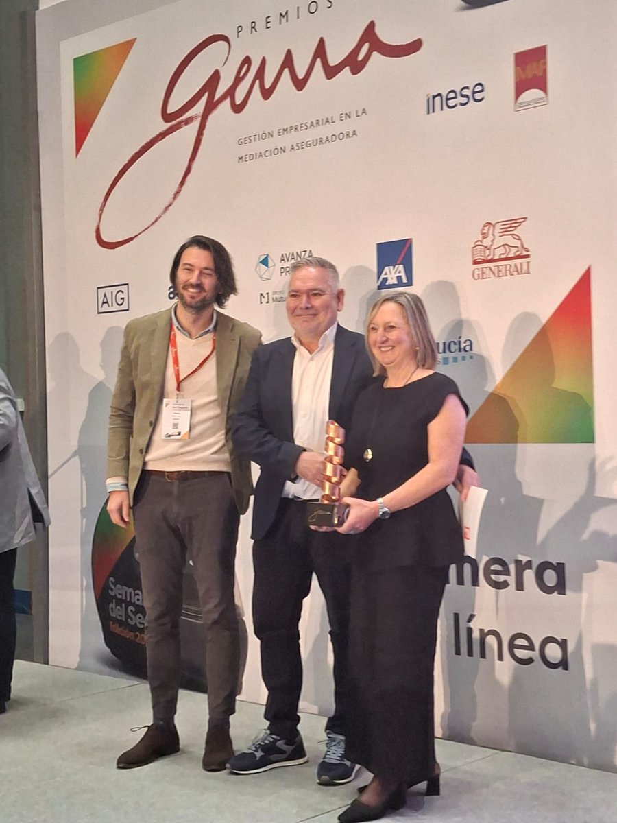 Brokalia's tweet photo. 🏆 Premio GEMA 2026 para @Brokalia como mejor correduría de Internet.
El sector reconoce un modelo 100% digital y especializado en comunidades.
+14.000 comunidades ya aseguradas
 +27.000 siniestros gestionados en 2025
La mediación está cambiando.
#PremiosGEMA #SemanaDelSeguro https://t.co/x8KJgODXHf