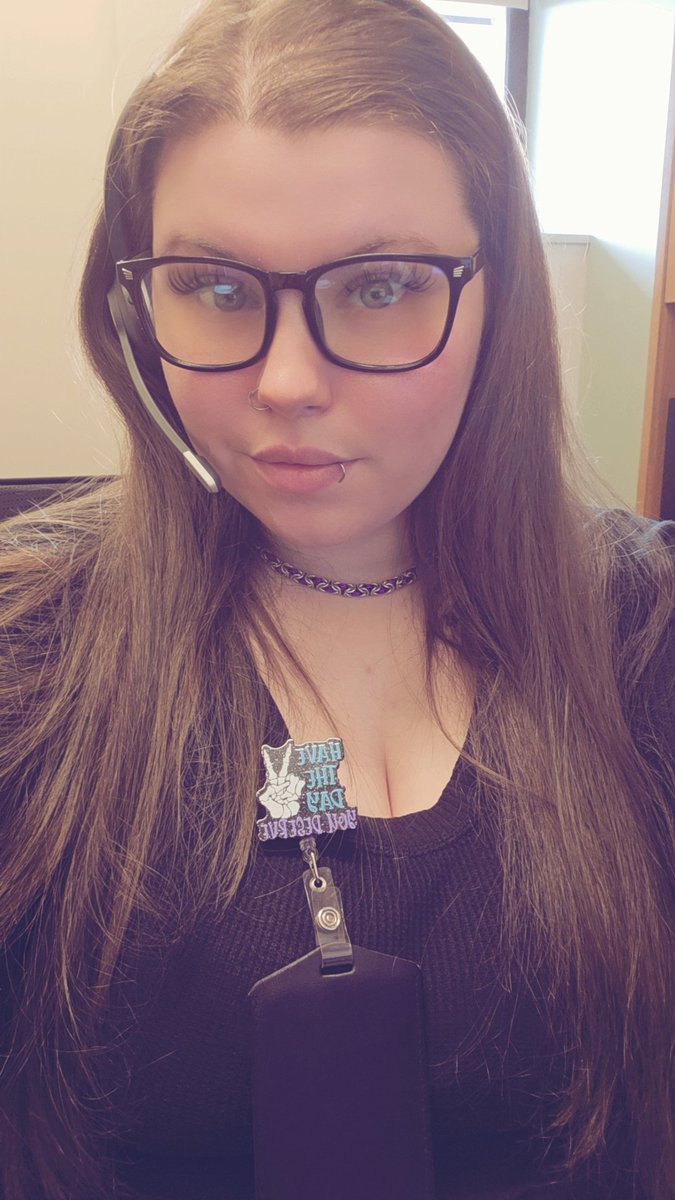 roxisin1's tweet photo. Have a work selfie 🤳 https://t.co/FIUohKEP4Z