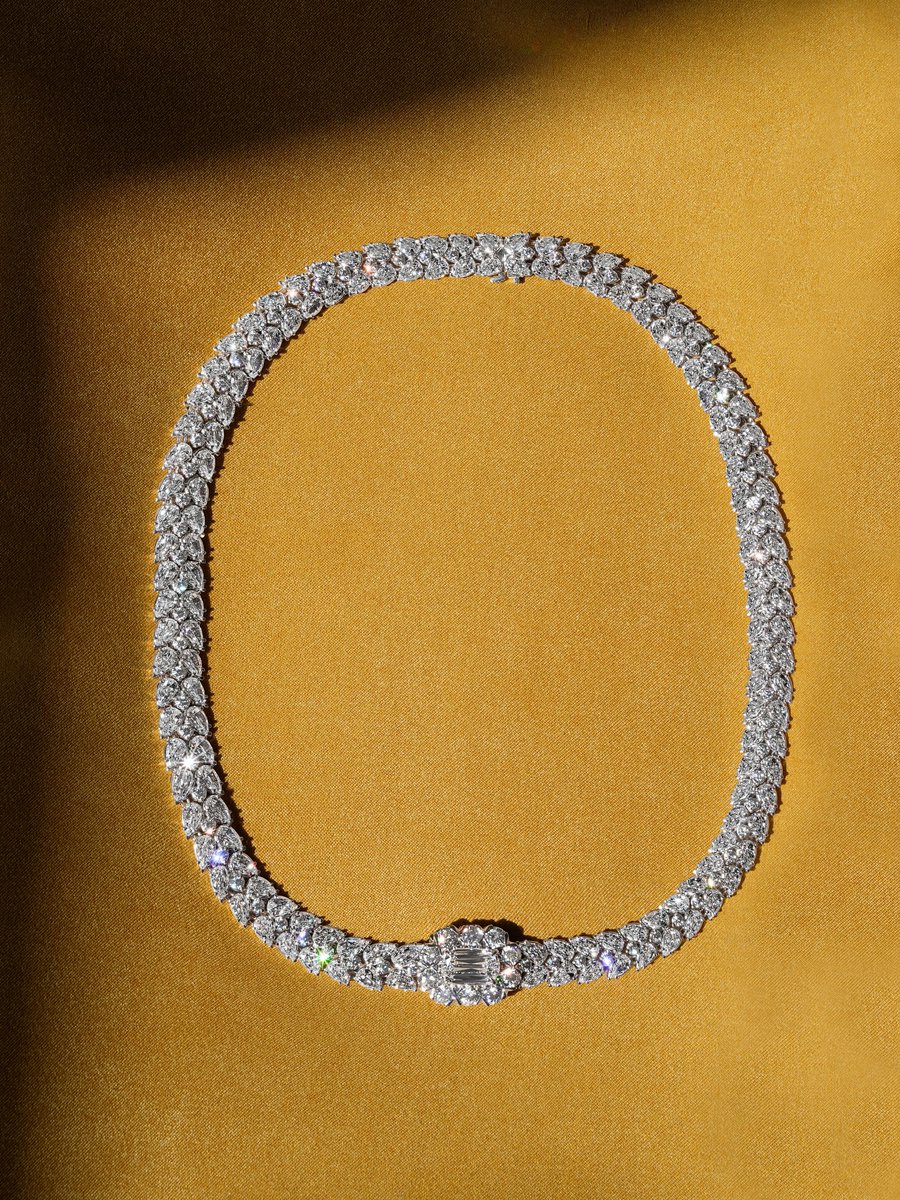 Sergiosjewelers's tweet image. A piece elevated by intention and elevated by detail. 

#ChristopherDesigns #SergiosJewelers #EllicottCity #ShopEllicottCity #FineJewelry