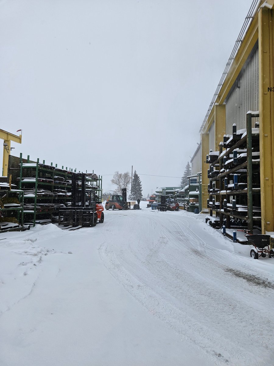 EdExGroupCo's tweet photo. When winter hits hard, our team rises to the challenge. Despite the recent snowstorm and freezing temperatures of -25°C, EDEX employees continue to work hard, getting the job done safely and efficiently. 
 
Proud of our EDEX teams who keep operations running smoothly year-round. https://t.co/iiKlXNPthD