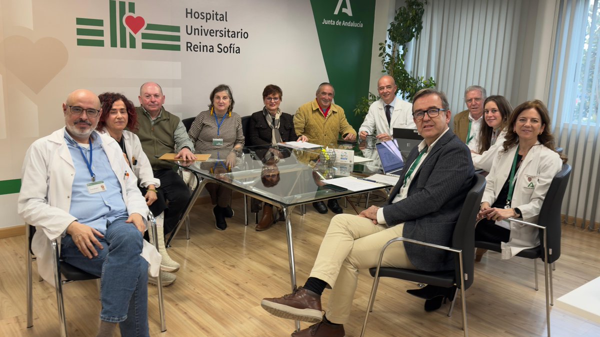HUReinaSofia's tweet photo. 🤝 La dirección del @HUReinaSofia se ha reunido con #ASPACACOR para avanzar y seguir mejorando el servicio en la Unidad de Rehabilitación Cardíaca.
#SoyReinaSofía #Humanización #RehabilitaciónCardíaca #Cardiología #MejoraAsistencial https://t.co/Bf1Qokc6Zm