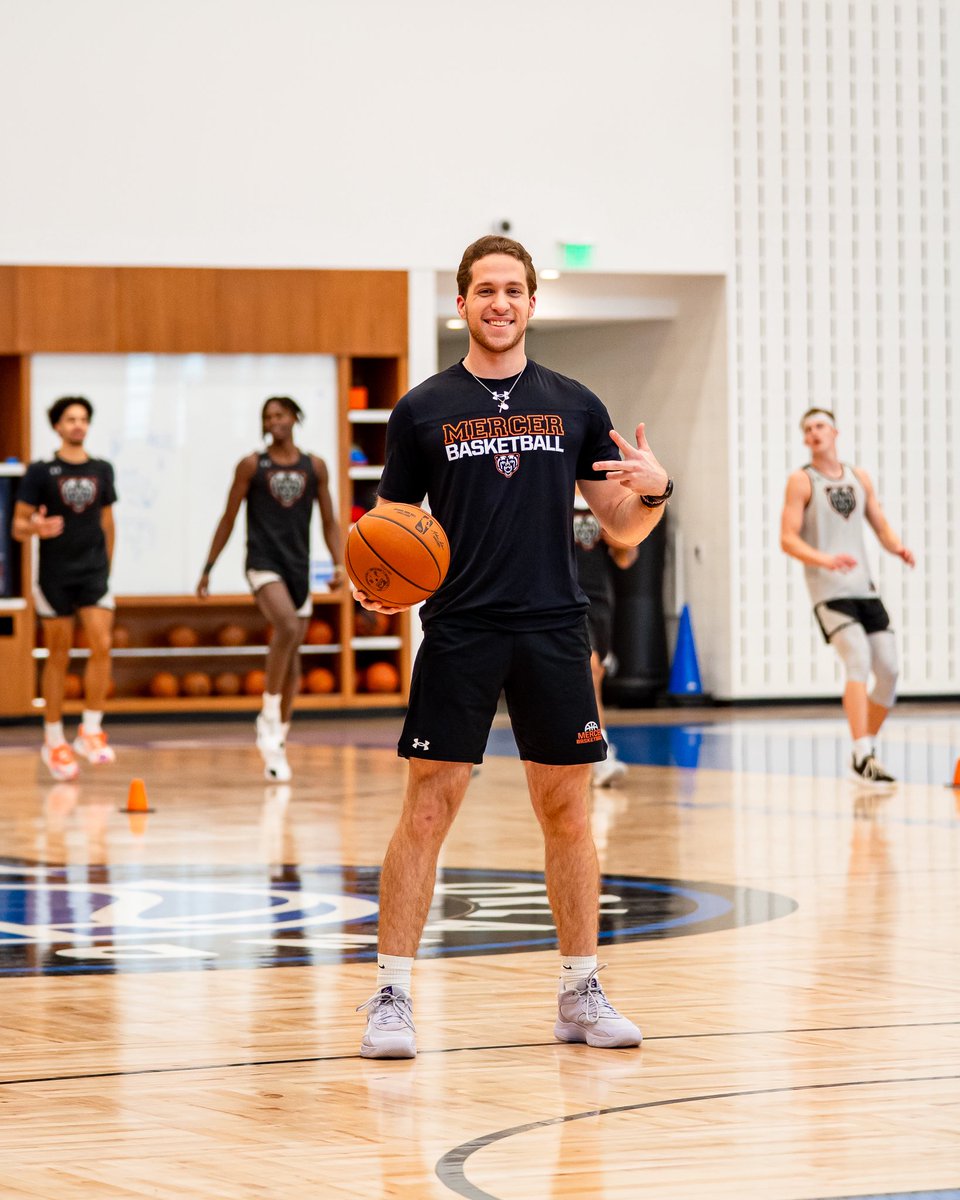 MercerMBB's tweet photo. Happy Manager Appreciation Week to our guys! 🐻💪

We couldn’t do what we do without this group working hard behind the scenes! 👏

#GoBears https://t.co/0PET40jvuc