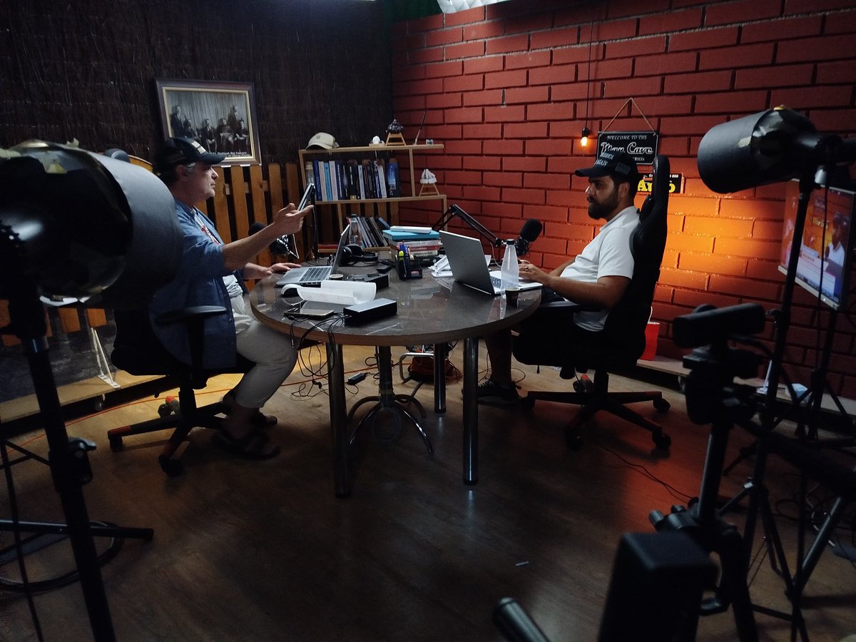 AltinGoxhaj's tweet photo. KUJTESË: Si çdo Të Enjte, sonte pas orës 19:30 i ftuar i @ShpendiGashii në @TruPodcastMedia, Anti-Prime #DoubleG. 

BORDI I PAQES, DOSJA EPSTEIN, IRANI, RAMA. https://t.co/d4hfHQIOkH