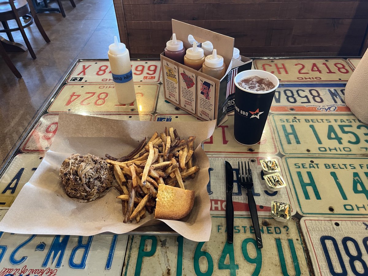 79SteelyMatt's tweet photo. MISSION BBQ π #missionbbq https://t.co/vjXnQfaO79