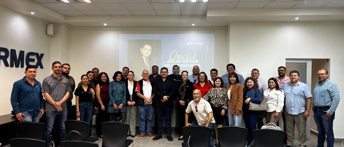 Camarologo's tweet photo. Gracias a Coparmex Los Mochis por el espacio para hablar de gobernar la empresa en tiempos de riesgo, poder y crisis.
La empresa ya no compite sola: compite dentro del Estado.
Por eso, gobernar es tan importante como administrar.
#Camarólogo #PI33 #Coparmex #GobernanzaEmpresarial
