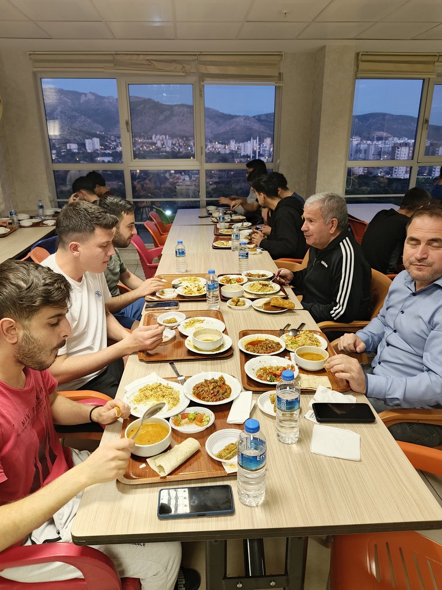 AdanaKYGM's tweet photo. 📍 Kozan Yurdu

Yurdumuz öğrencileriyle Ramazan ayının ilk iftarında aynı sofrada buluşmanın mutluluğunu yaşadık. 🌙✨

Birlik ve beraberliğin, paylaşmanın ve kardeşliğin en güzel örneklerinden birini daha hep birlikte yaşadık.🤲 https://t.co/HIRErdKmhj