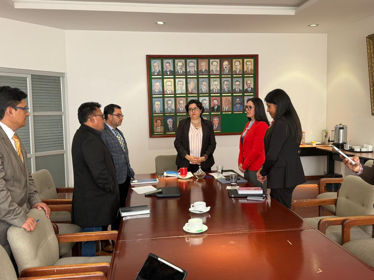 jurisprudenciaUCE tweet media