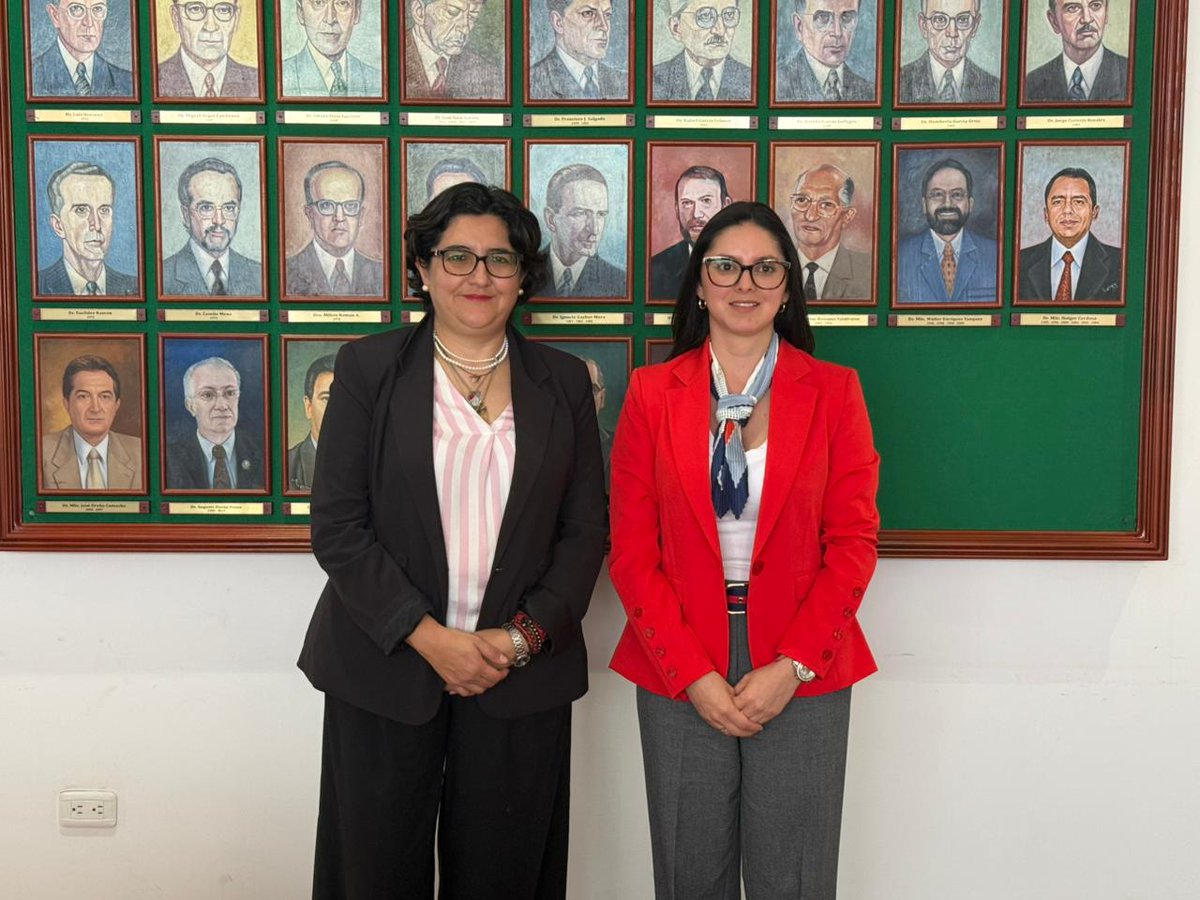 jurisprudenciaUCE tweet media