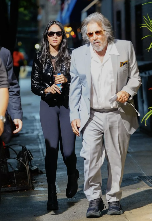 HustleBitch tweet media