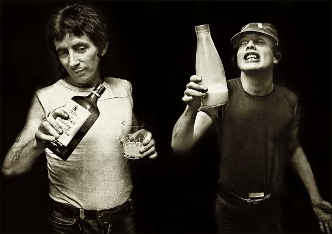 GeorgiosMasman2's tweet photo. “Bon was a gypsy, a vagabond, a buccaneer, a bad boy & a rock’n’roll outlaw. He was truly a street poet, documenting in lyric & performance all that he thought, felt & cared about life." #AngryAnderson
#OnThisDay 1980 #BonScott was pronounced dead on arrival at a London hospital. https://t.co/SBpJrwaB6M