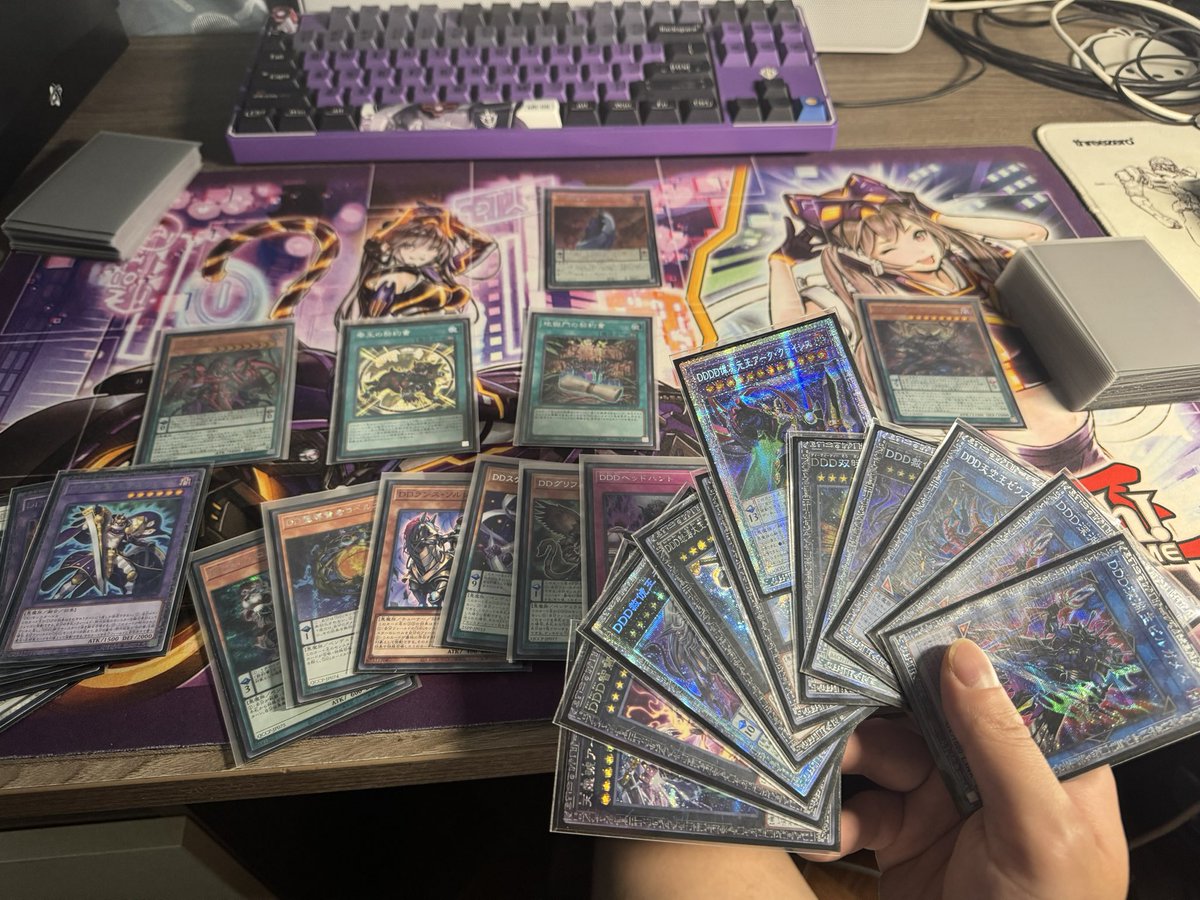 VictoryStudio's tweet photo. I play Yu-Gi-Oh! throughout the Spring Festival, marking my 13th year playing the card game. Although few players go to card shops during the vacation, my deck, DDD, still shines brightly in online duels and video duels. https://t.co/Z3U5ptuj3x