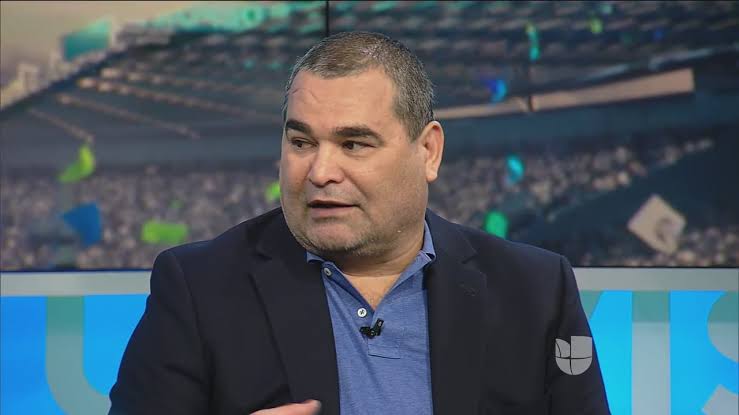 TouchlineX's tweet image. 🚨🗣️  𝗡𝗘𝗪: José Luis Chilavert (Paraguayan football legend) attacks both Mbappe and Vinicius Jr:

"I stand in solidarity with Prestianni. Mbappé talks about values… But what can he talk about? He lives with a transvestite."

"That's NOT normal. It's not normal to live with a