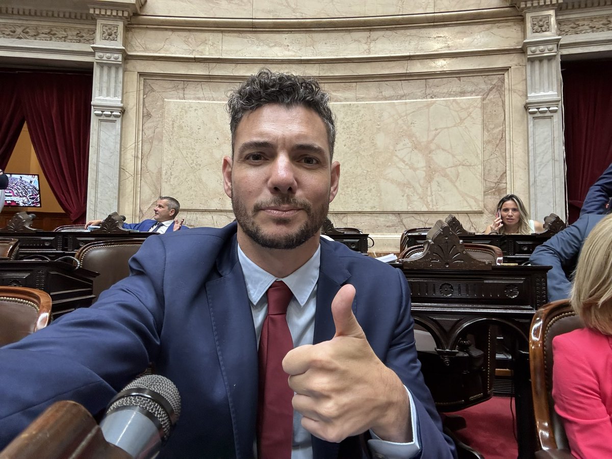 DAMIÁN ARABIA tweet media