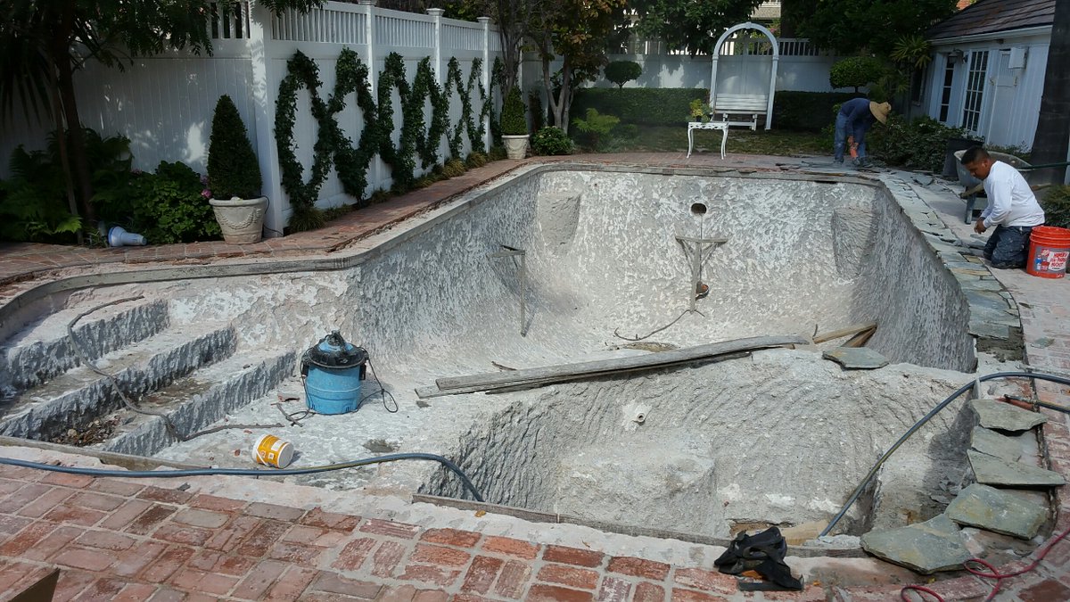 Every step of construction is handled by our expert crew
From the first spray of gunite to the final touch of coping, our expert crew handles it all 💪 No shortcuts, no guesswork—just quality craftsmanship every step of the way. Your pool project is in the best hands.