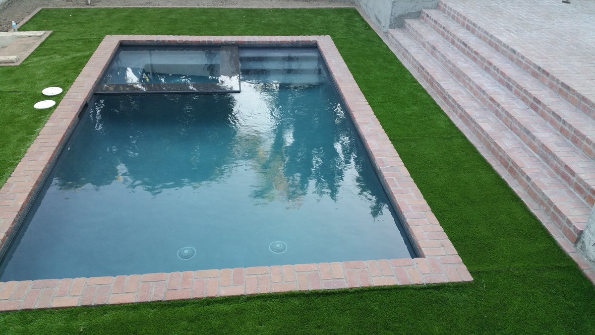 Small space? No problem.
Tiny yard? We’ve got big ideas 😎 A compact pool and spa can fit perfectly into smaller spaces while still delivering maximum style and relaxation. You don’t need a huge yard to have an amazing backyard.
