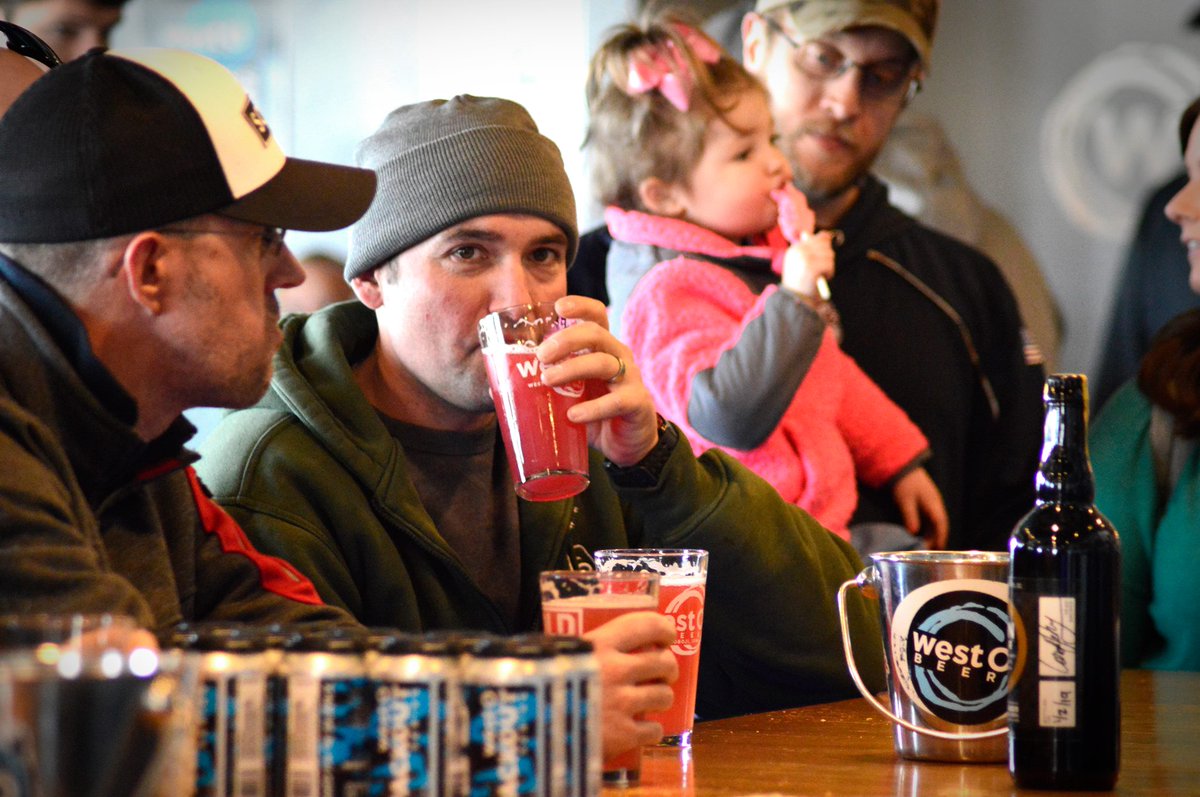 westobeer's tweet photo. 🩷 THROWBACK THURSDAY — RASPBERRY SHANDY EDITION 💛

Rewind to 2019 — the very first Raspberry Shandy drop.

The line wrapped around the building.
The doors opened.
And … it SOLD OUT in 15 minutes!

We had a feeling it was a special beer — turns out you all agreed.

Since that day, Raspberry Shandy has grown every single year, hitting more taps, more shelves, and more summer days than we ever imagined … and it still disappears fast.

Now the classic returns.

Raspberry Shandy is back in the taproom Saturday, Feb. 28. You might wanna get here quicker than 2019. 😉