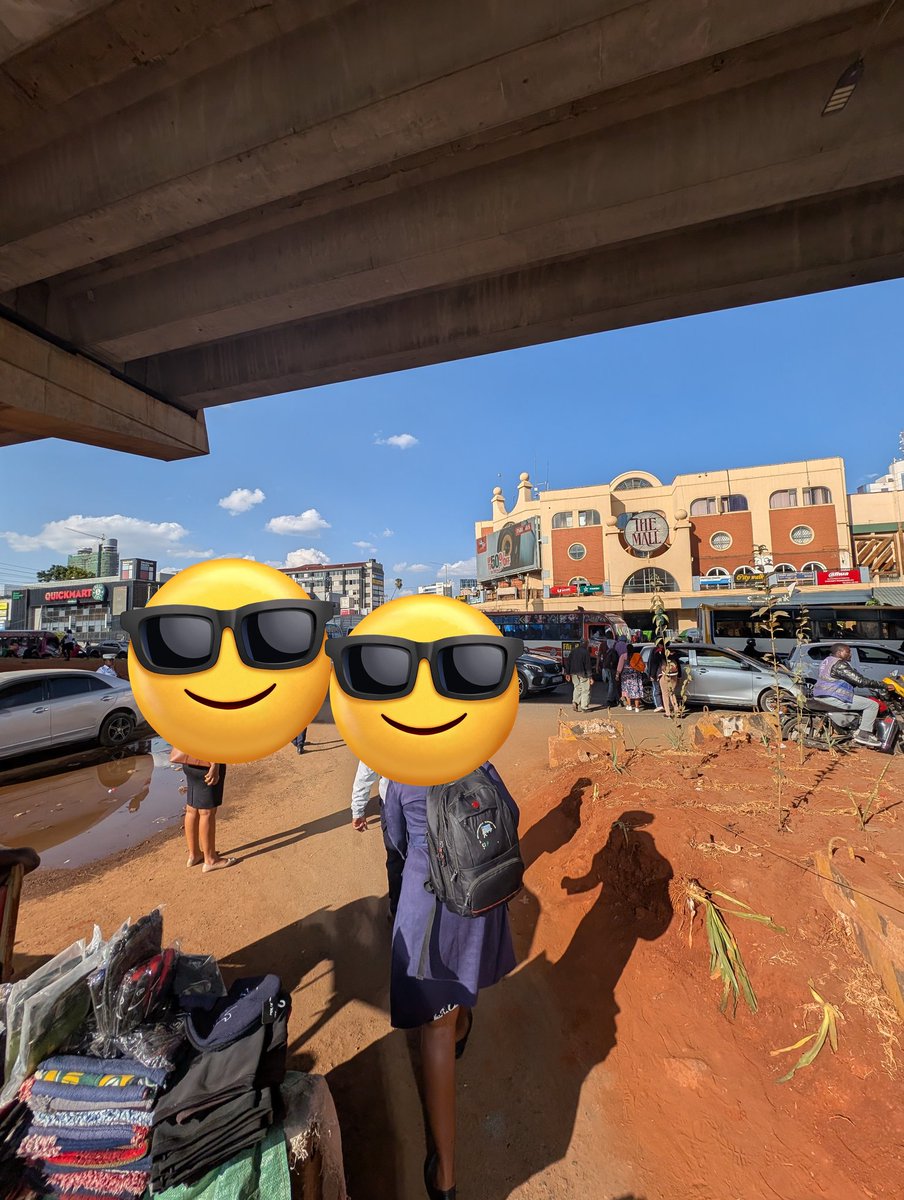 IamHumbaba's tweet photo. Day 2 of asking @KeNHAKenya  @KURAroads  to build a footbridge at Waiyaki Way, connecting the Mall Westlands and Delta Corner 
We dont need a tragedy to act

Plus it will help the traffic to flow seamlessly https://t.co/gH00olvrI8