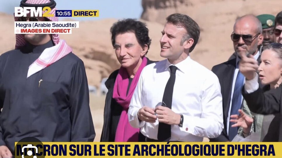 2Halumi's tweet photo. @GiorgiaMeloni https://t.co/aKBxdFsHxg

Macron est le problème !!
Ce couple pervers est le problème !!
Macron a beaucoup de pédophiles dans son entourage !!

Macron a fait une exposition pédopornographique au palais de Tokyo avec le trans Rima Abdul Malak !!

Ce n'est pas du complotisme https://t.co/CJNR1yux6I