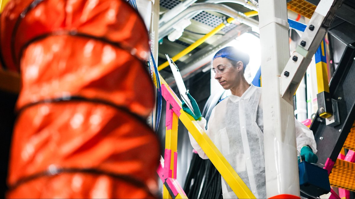 Helion_Energy's tweet photo. Behind the scenes of loading the tritium modules for the first deuterium-tritium campaign. https://t.co/XO8awNRn9V