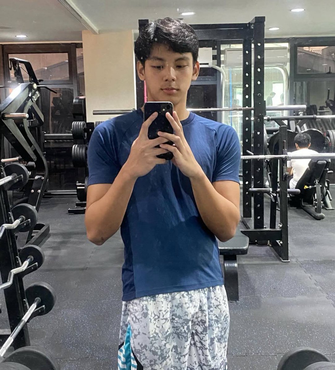 dumpbenjaaaa's tweet photo. Zeus? 

Amoy baby powder! Fresh! Sarap i kiss. 
RT now for him. https://t.co/mKyal8ChUv