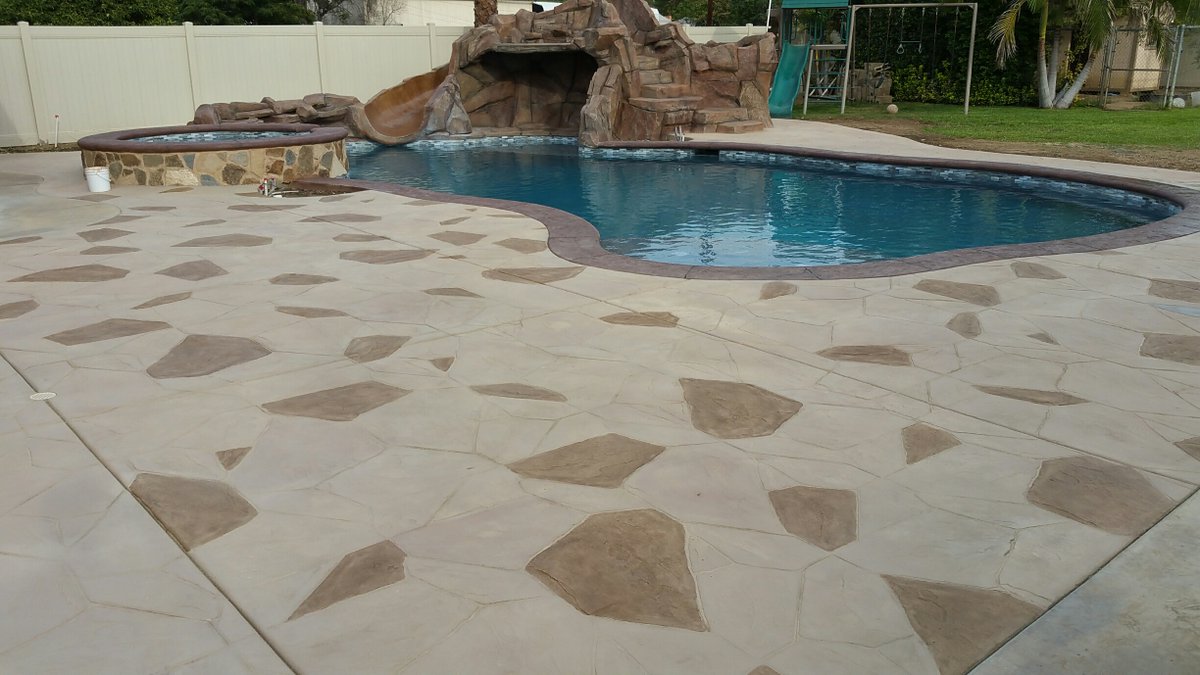 Stamped concrete really brings out your pool project
Stamped concrete is the ultimate glow-up for your pool area ✨ It adds texture, style, and a high-end look that ties the whole backyard together. Durable, beautiful, and made to impress—your pool deserves this upgrade.